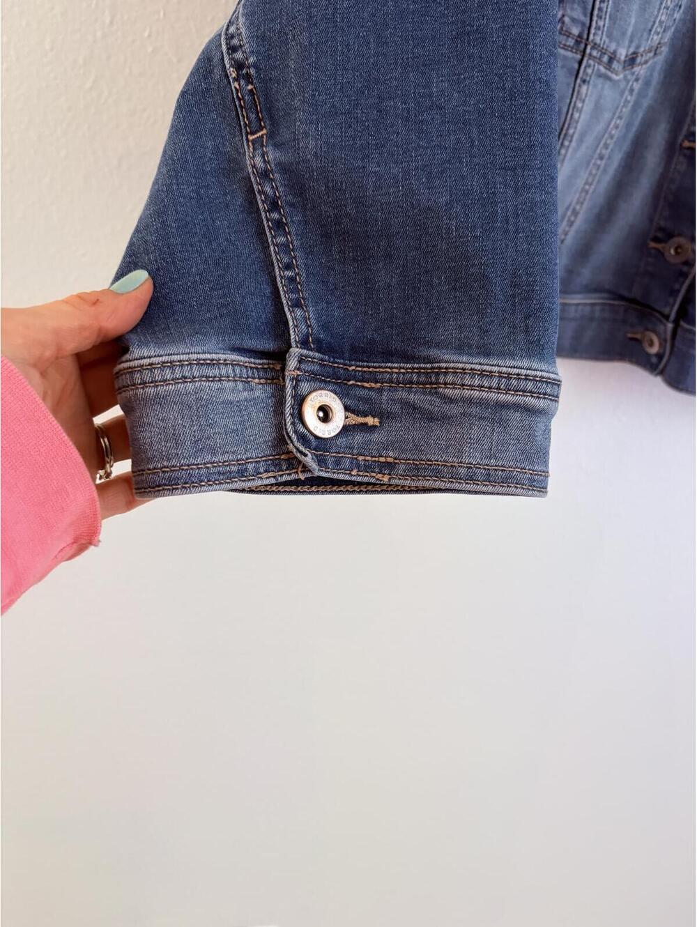Torrid | Cropped Scoop Neck Button Medium Dark Wash Denim Jean Jacket Size 4X - Picture 2 of 7
